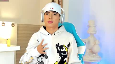 Snapshot of liam_055 chatting on 09-11-25, 03:01 Liam online show from 09-11-25, 03:01