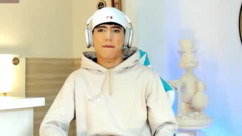 Snapshot of liam_055 chatting on 09-12-25, 04:40 Liam online show from 09-12-25, 04:40