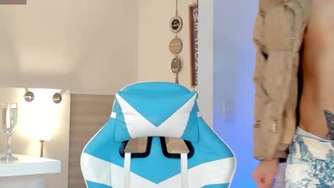 Snapshot of liam_055 chatting on 09-14-25, 11:04 Liam online show from 09-14-25, 11:04