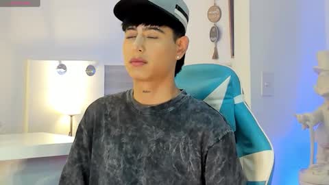 Snapshot of liam_055 chatting on 10-06-25, 09:56 Liam online show from 10-06-25, 09:56