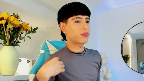 Snapshot of liam_055 chatting on 10-24-25, 05:53 Liam online show from 10-24-25, 05:53