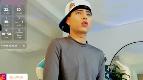 Snapshot of liam_055 chatting on 11-11-25, 05:24 Liam online show from 11-11-25, 05:24