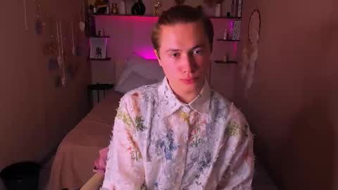 Snapshot of liam_crown chatting on 11-13-25, 11:20 Liam online show from 11-13-25, 11:20