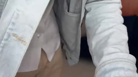 Liam online show from 11-30-25, 04:44