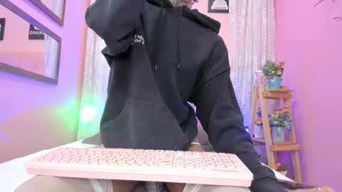 Liam online show from 12-16-25, 03:00