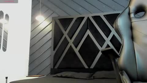 LIAM KLEIN online show from 11-20-25, 11:21