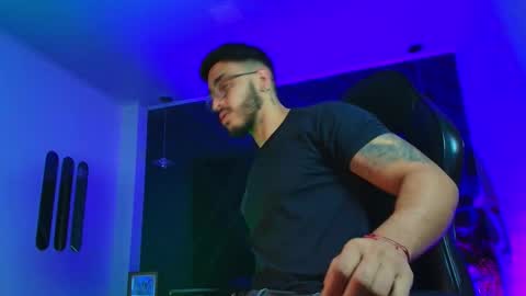 LIAM KLEIN online show from 04-02-26, 11:19