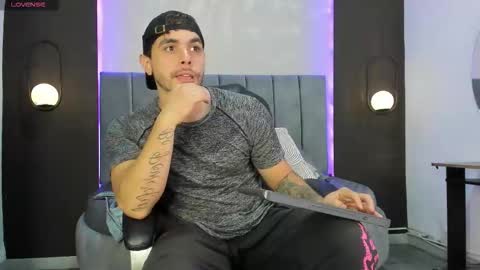 Liam online show from 11-12-25, 07:57