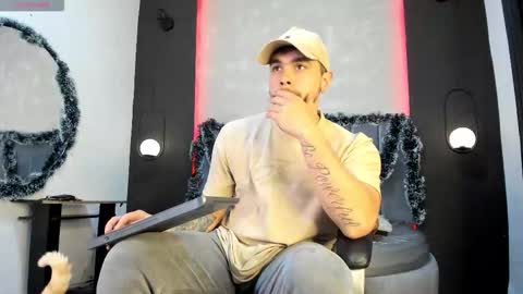 Liam online show from 12-19-25, 07:32