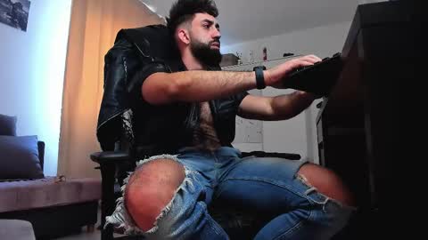 Liam online show from 03-08-26, 07:56