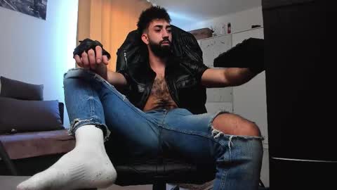 Liam online show from 03-11-26, 08:42