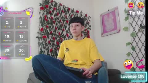 Liam  online show from 04-25-26, 07:22