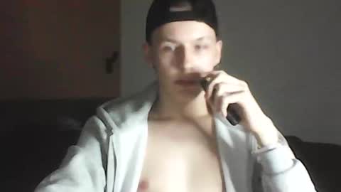 Snapshot of liamkarstag chatting on 10-27-25, 05:39 Liam online show from 10-27-25, 05:39