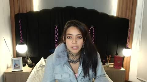 L I A M O N R O E online show from 04-07-26, 11:54