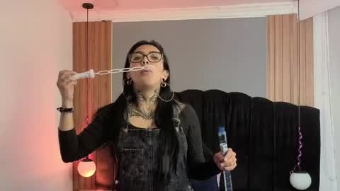 L I A M O N R O E online show from 06-05-26, 12:44