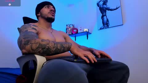 Snapshot of liamreigns_ chatting on 06-22-26, 05:04 liam online show from 06-22-26, 05:04