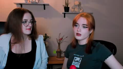 Snapshot of liana_kisses chatting on 12-20-24, 11:47 Little Liana  online show from 12-20-24, 11:47