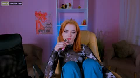 Snapshot of liana_kisses chatting on 12-28-24, 12:04 Little Liana  online show from 12-28-24, 12:04