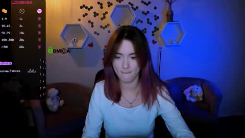 Snapshot of liana_kisses chatting on 09-26-25, 08:02 Little Liana  online show from 09-26-25, 08:02