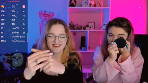 Snapshot of liana_kisses chatting on 09-27-25, 07:19 Little Liana  online show from 09-27-25, 07:19