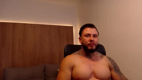 lianjones9 online show from 10-19-25, 06:41