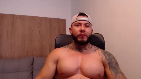 lianjones9 online show from 10-25-25, 05:40