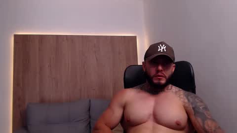 lianjones9 online show from 11-01-25, 06:21