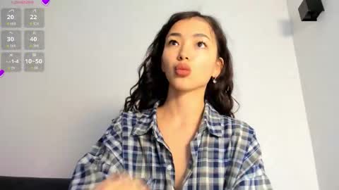 Lian online show from 09-12-25, 07:41