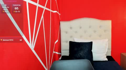 Lia Roberts online show from 12-17-24, 04:11