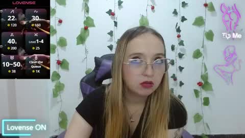 Lia Roberts online show from 04-22-26, 03:09