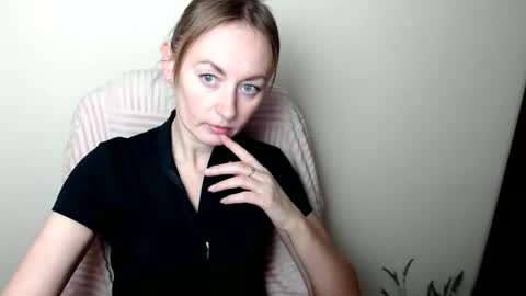 Lia online show from 01-14-26, 07:47