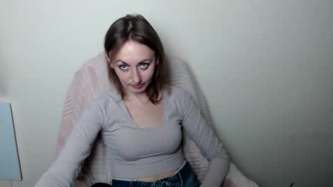 Lia online show from 03-28-26, 01:22