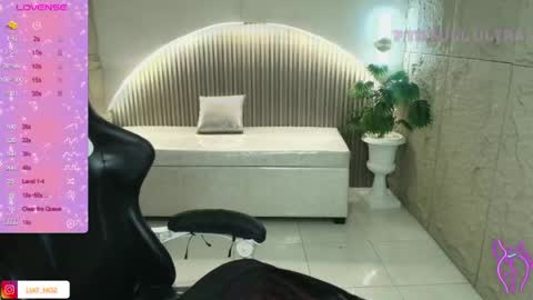 Snapshot of liat_hoz chatting on 05-22-26, 01:06 Dani online show from 05-22-26, 01:06