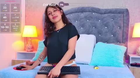 Lia online show from 10-30-25, 07:25