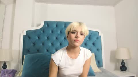 Snapshot of liavivumi chatting on 10-16-25, 12:06 Lia Vivumi online show from 10-16-25, 12:06
