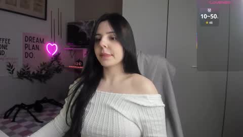 Lia online show from 11-10-25, 08:24