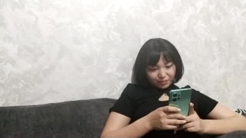Snapshot of libbiepostlethwaite chatting on 05-28-26, 05:32 Molly online show from 05-28-26, 05:32