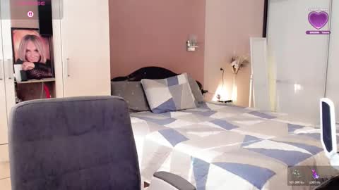 Libby online show from 10-27-25, 09:57