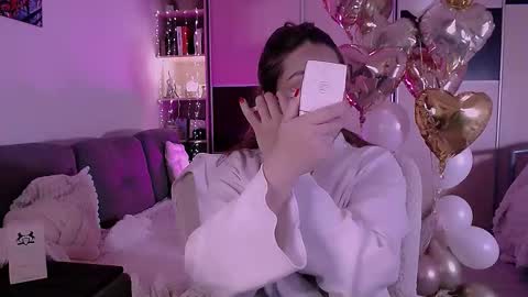 libra_mia online show from 10-14-25, 04:24