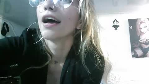 Snapshot of licethf00x chatting on 11-20-25, 12:55 licethf00x online show from 11-20-25, 12:55