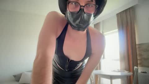 Snapshot of liferacw chatting on 04-25-26, 11:24 SofieXxxDoll online show from 04-25-26, 11:24