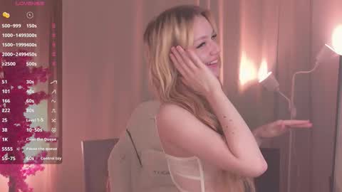 Snapshot of light_babessss chatting on 12-14-25, 02:44 Sofia online show from 12-14-25, 02:44