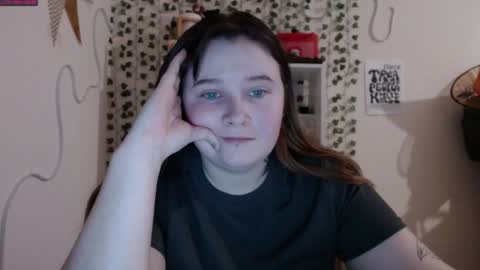 light_lunaa online show from 01-24-25, 09:26