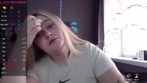 light_lunaa online show from 10-26-25, 07:14