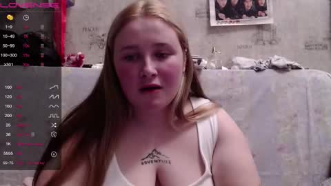 light_lunaa online show from 10-28-25, 03:04