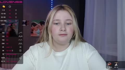 light_lunaa online show from 11-08-25, 10:59