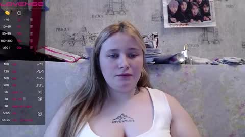 light_lunaa online show from 11-12-25, 07:20