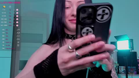 Snapshot of lightlove_iam chatting on 12-13-24, 11:13 Bembi online show from 12-13-24, 11:13