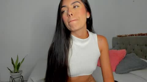 Snapshot of lightshine_ chatting on 05-21-26, 01:56 Maddie online show from 05-21-26, 01:56