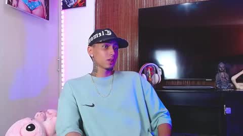 Daniel online show from 11-25-25, 03:01